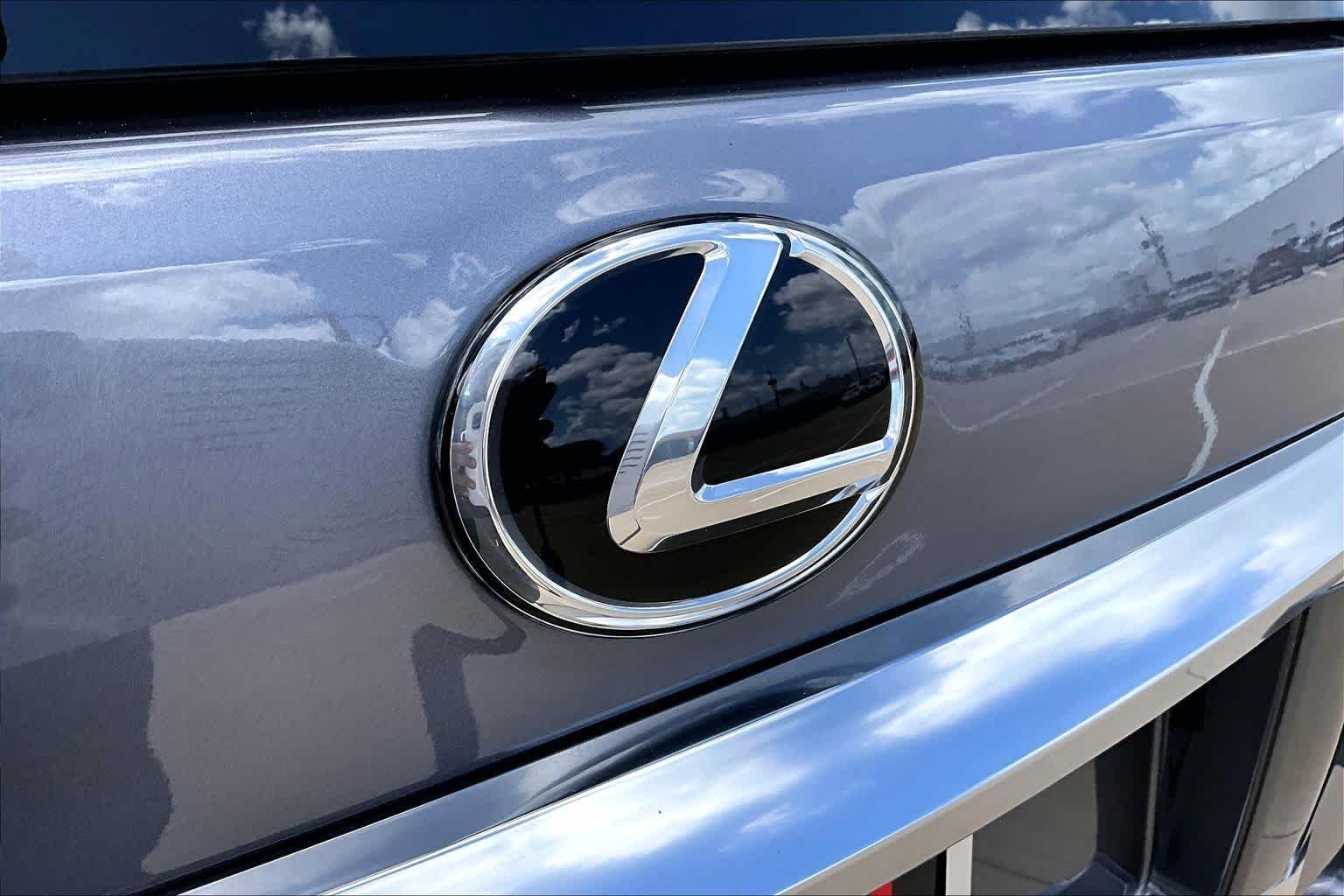 Used 2023 Nebula Gray Pearl Lexus Premium image 31