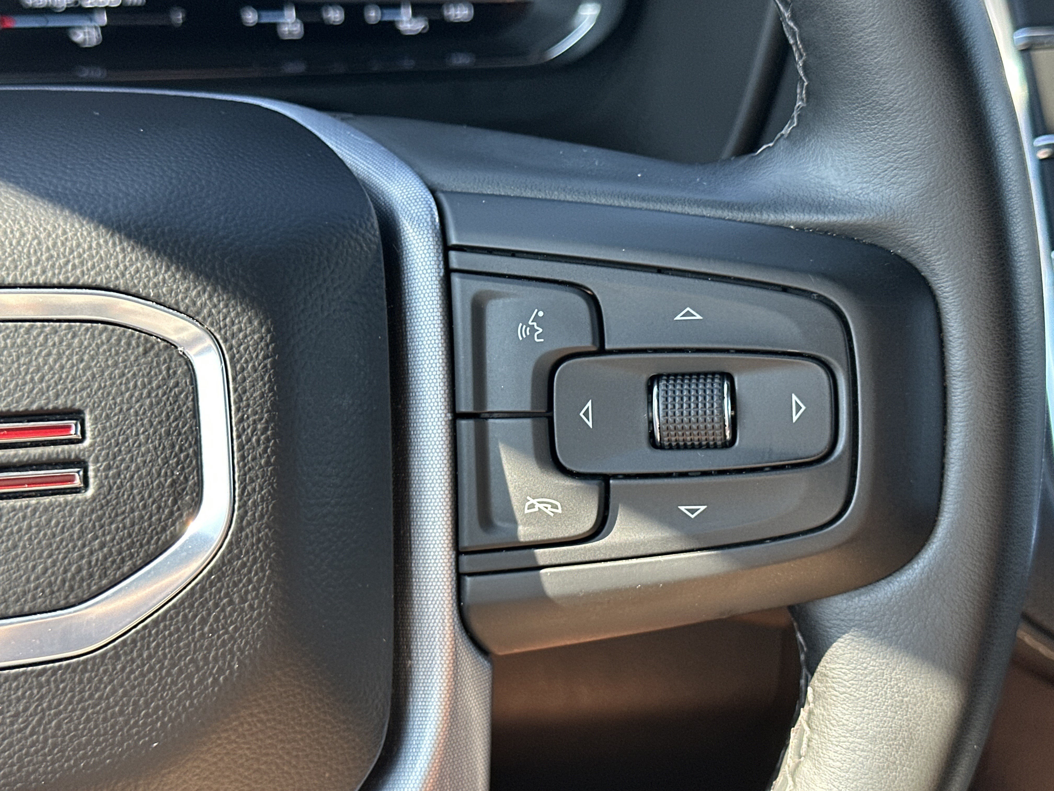 Used 2024 Summit White GMC SLT image 28