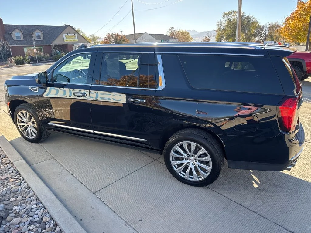 Used 2023 Blue GMC Denali image 4