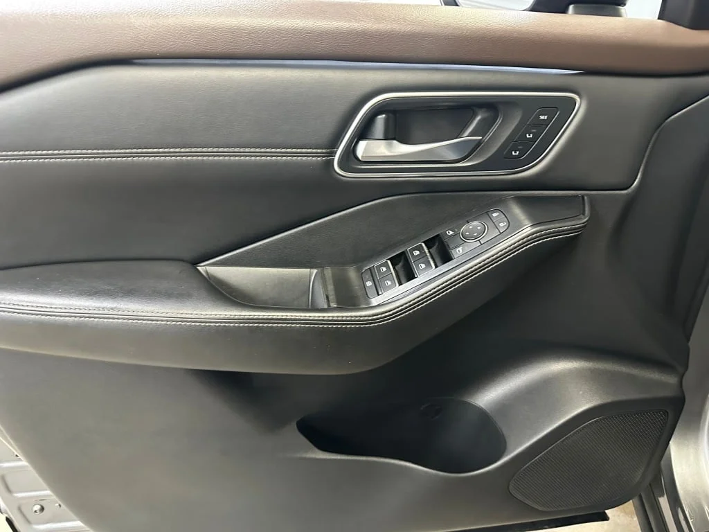 Certified Used 2022 Gun Metallic Nissan Platinum image 8
