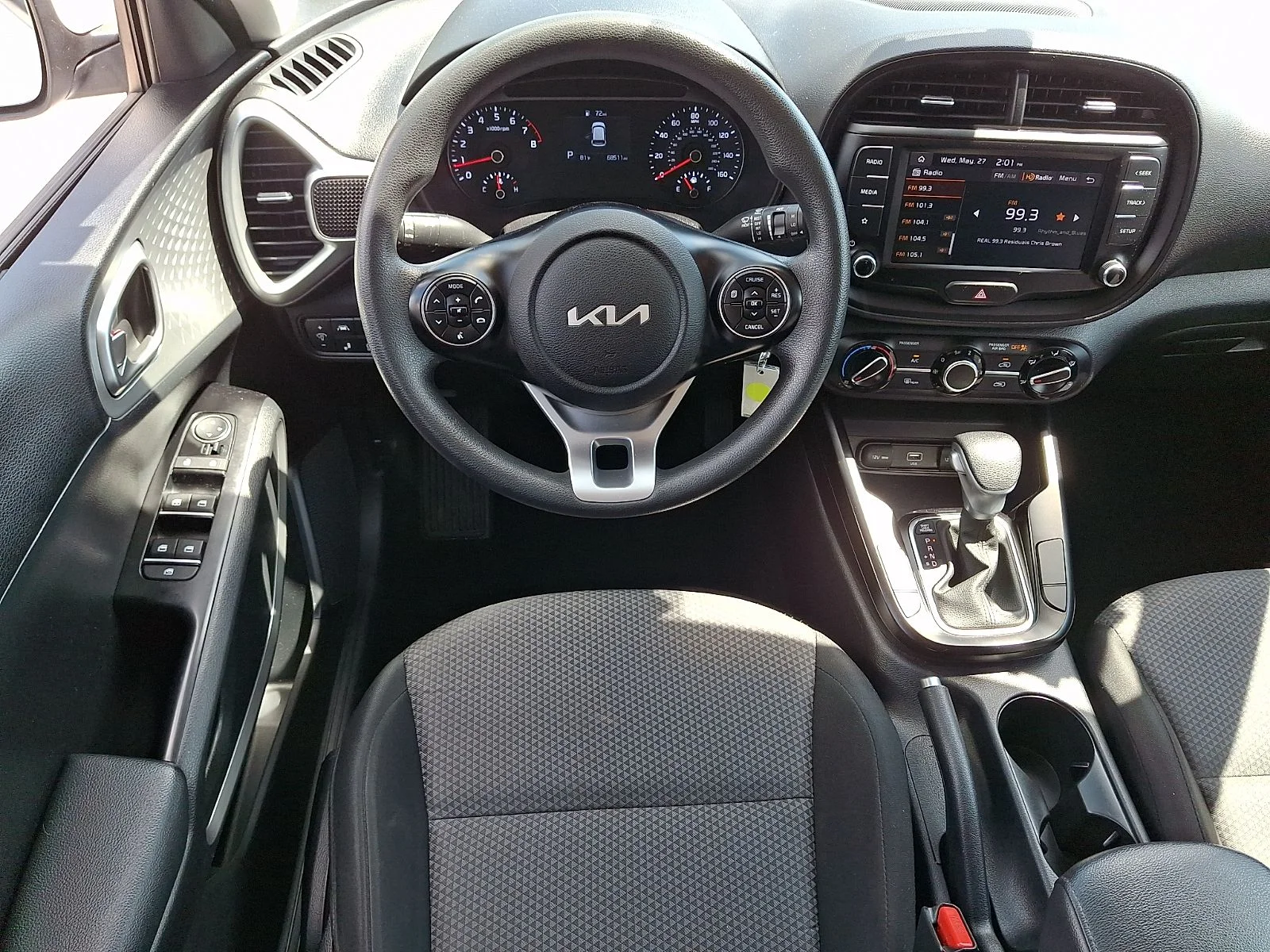 Used 2022 White Kia LX image 12