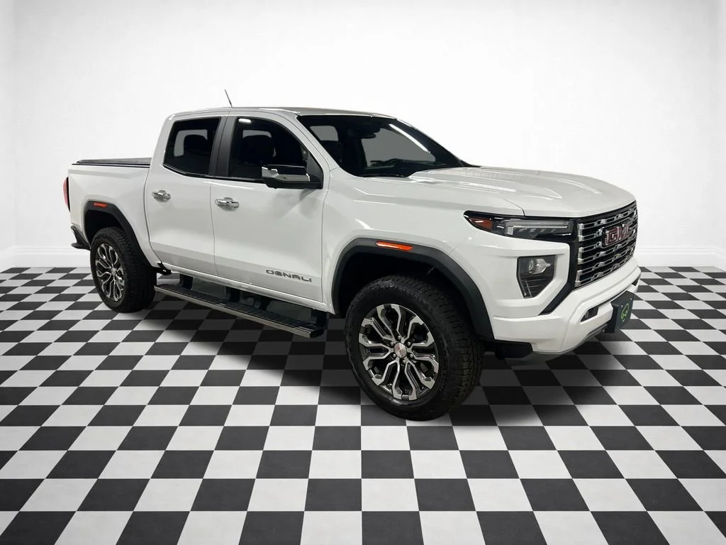 2026 GMC Canyon 4WD Denali Crew Cab Short Box's photo