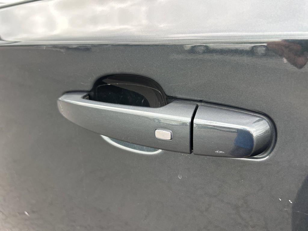 Used 2021 Graphite Metallic Chevrolet LT Leather image 22