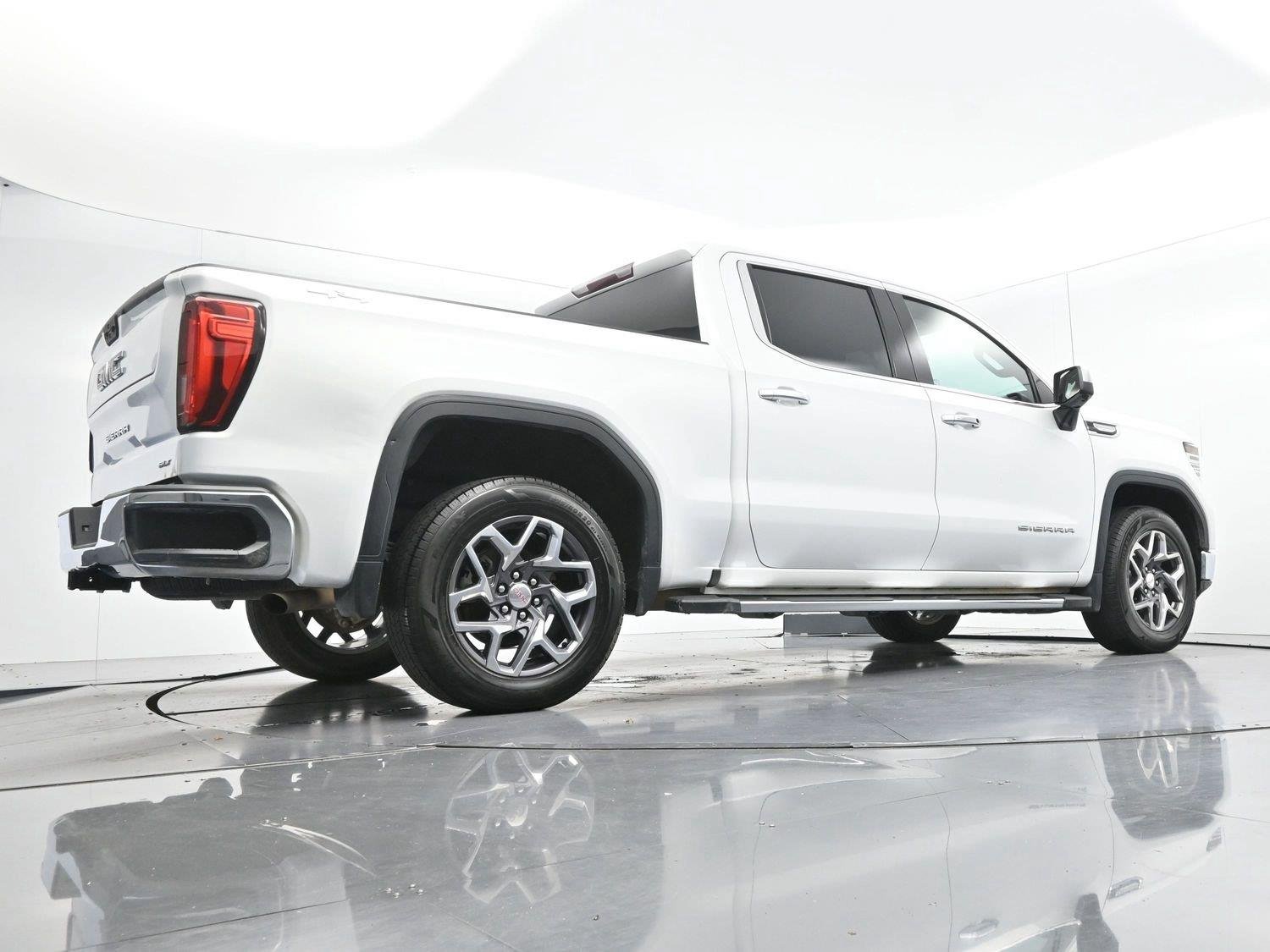 Used 2022 Summit White GMC SLT image 50