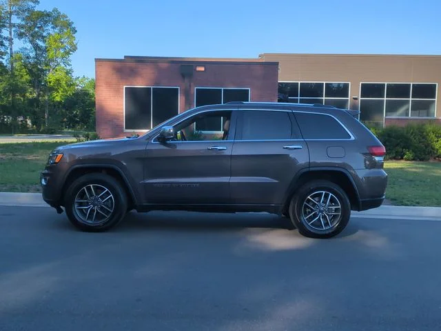 Used 2021 Brown Jeep Limited image 10