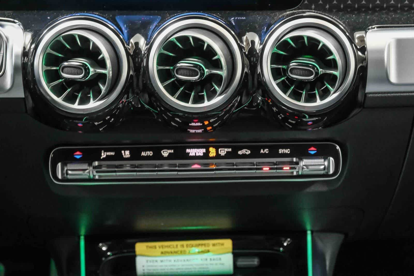 New 2026 Polar White Mercedes-Benz GLB 250 image 59