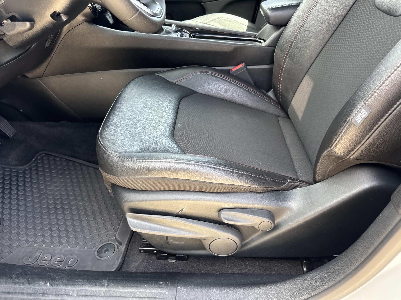 2025 Jeep Compass Trailhawk - Photo 16