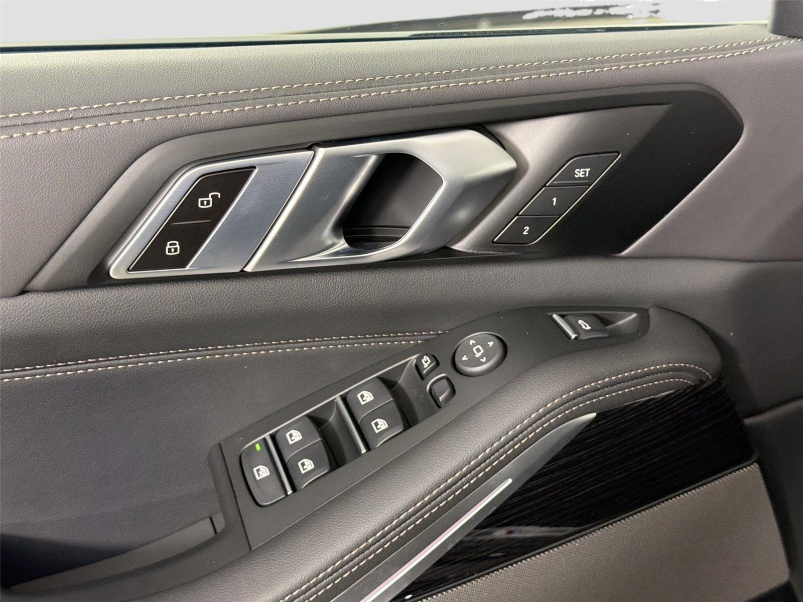 New 2026 Black Sapphire Metallic BMW xDrive40i image 19
