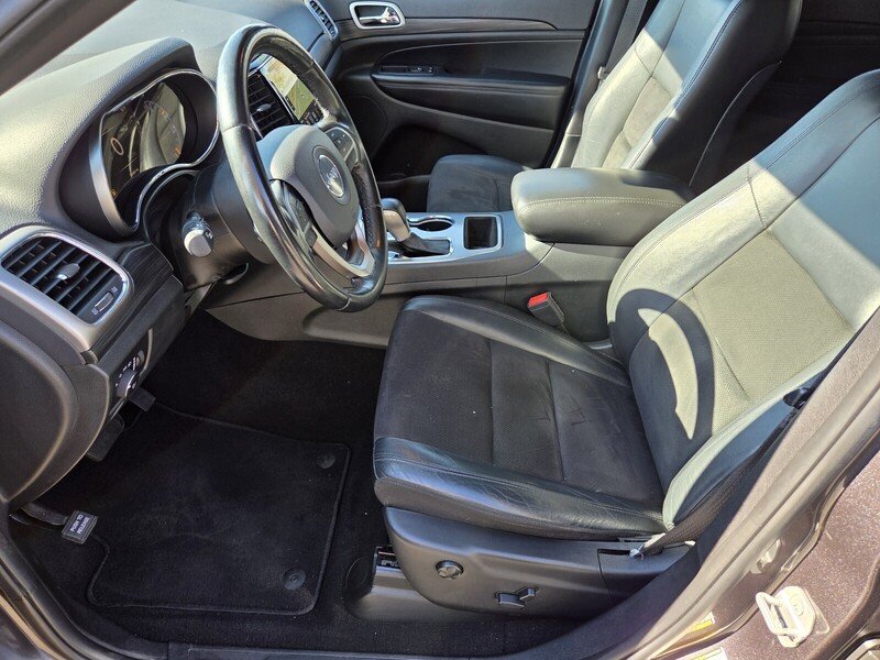 Used 2020 Gray Jeep Laredo E image 14