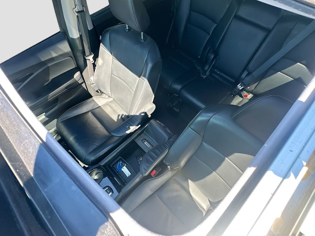 Used 2021 Gray Honda Touring 8-Passenger image 23