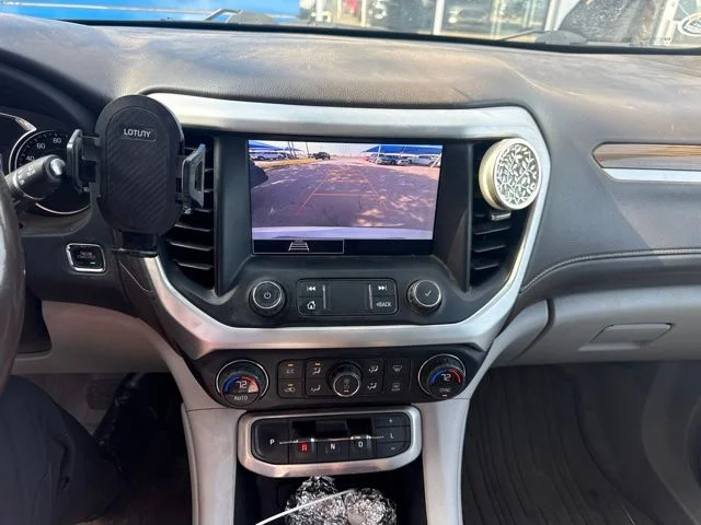 Used 2020 White GMC SLE image 14