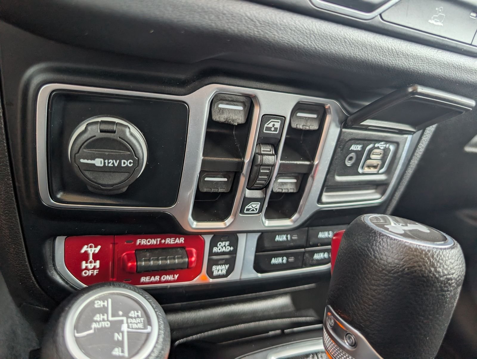 Used 2024 White Jeep Rubicon 4xe image 22
