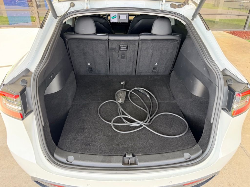 Used 2021  Tesla Long Range image 29