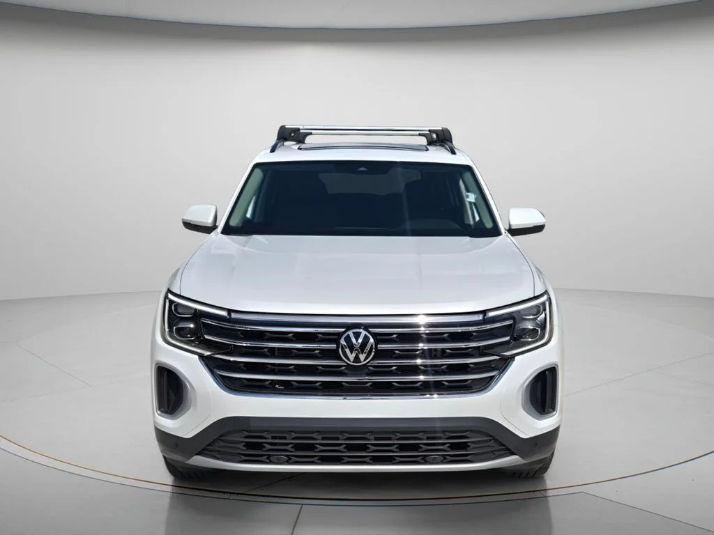 Certified Used 2026 White/off-white Volkswagen SE w/Technology image 9