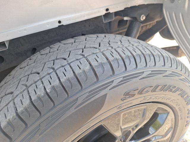 Used 2023 Silver Ford XLT image 27