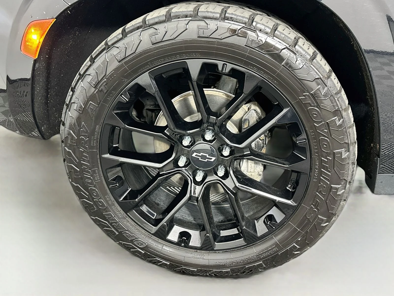 Used 2023 Black Chevrolet Z71 image 35