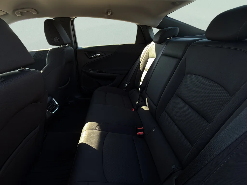 Used 2018 Blue Velvet Metallic Chevrolet LT image 27