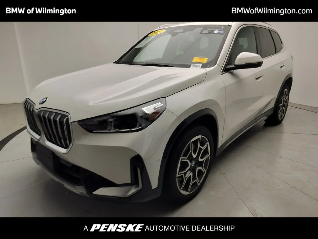 Used 2025 White BMW xDrive28i image 1