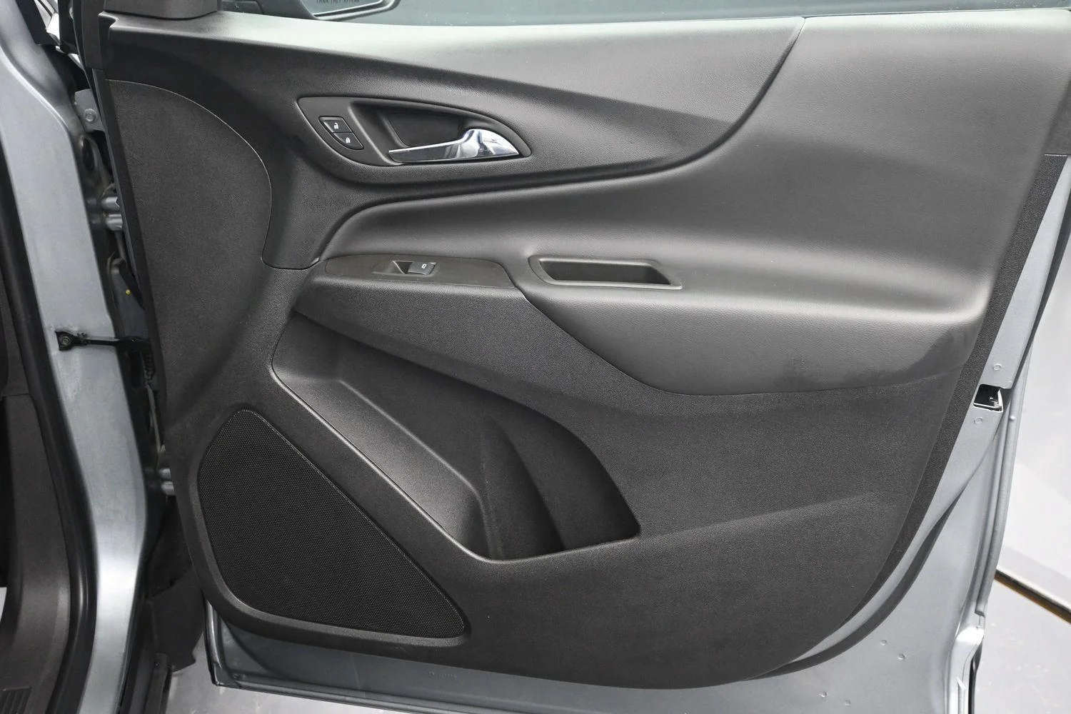 Used 2024 Sterling Gray Metallic Chevrolet LT image 9