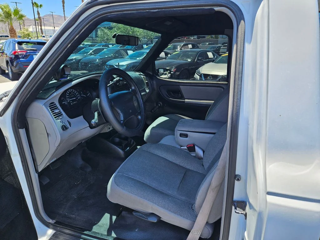 Used 2000 White Ford XL image 10