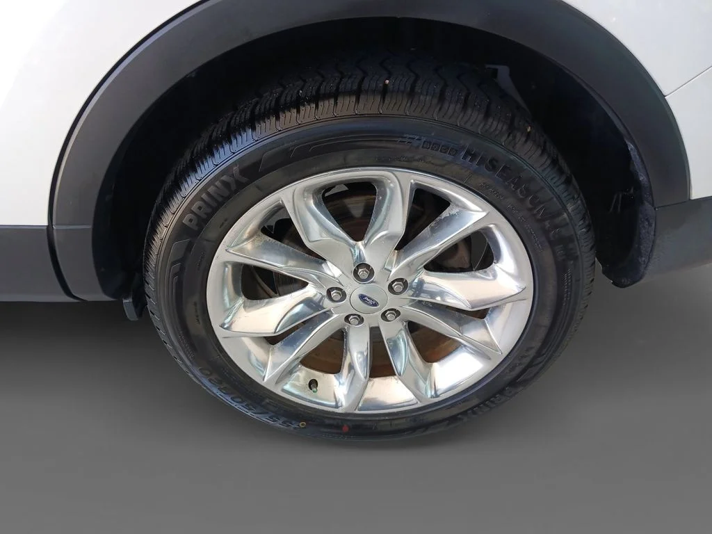 Used 2015 White Ford XLT image 8