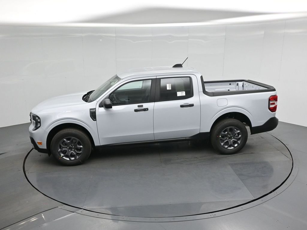 New 2026 Space White Metallic Ford XLT image 36