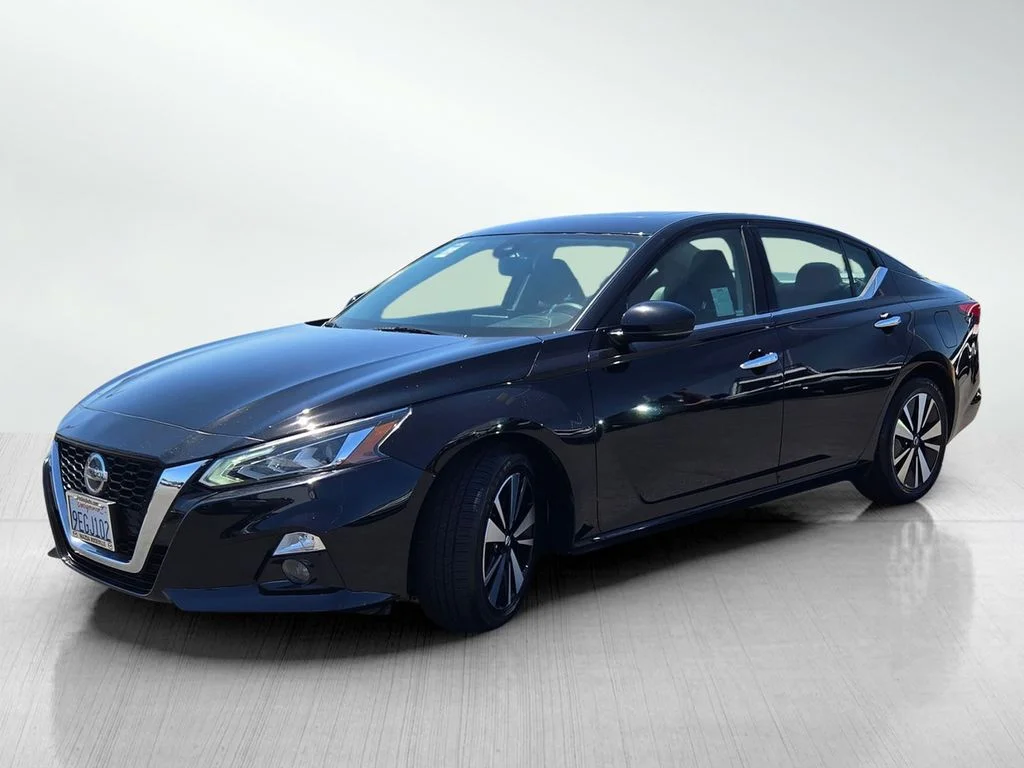 Used 2019 Black Nissan 2.5 SL image 8