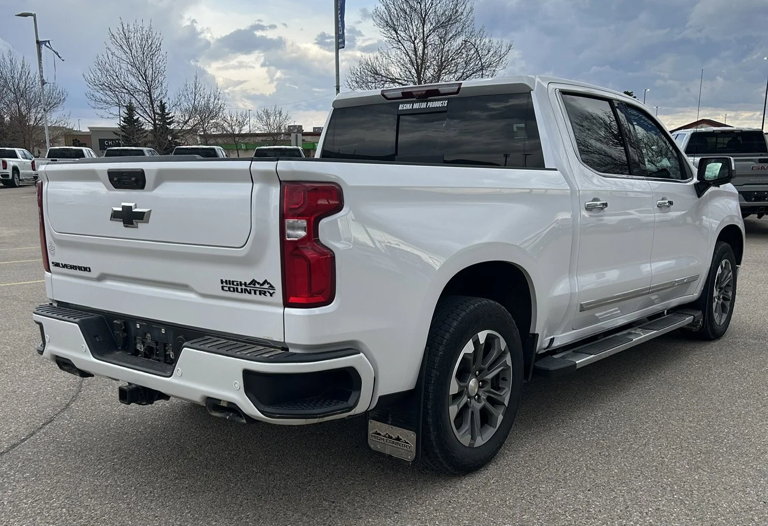 Used 2024 White Chevrolet High Country Crew Cab image 5