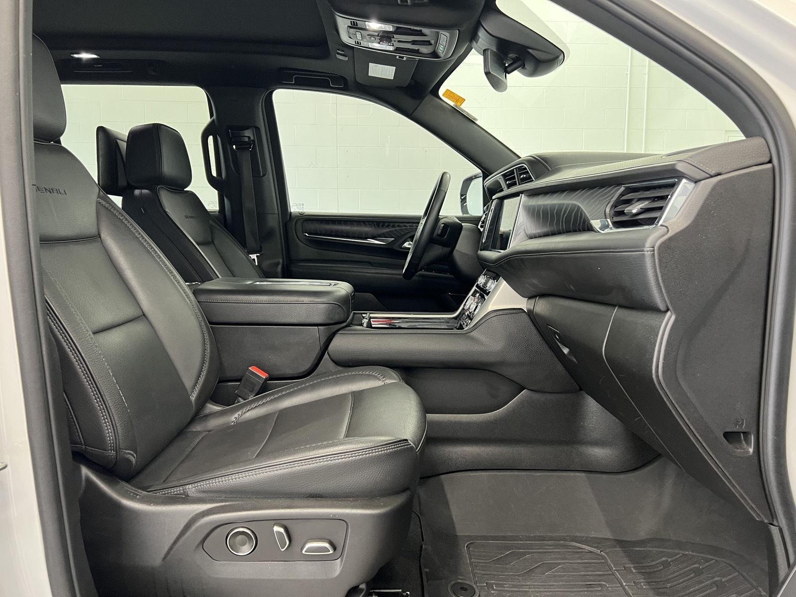 2023 GMC Yukon Denali - Photo 31