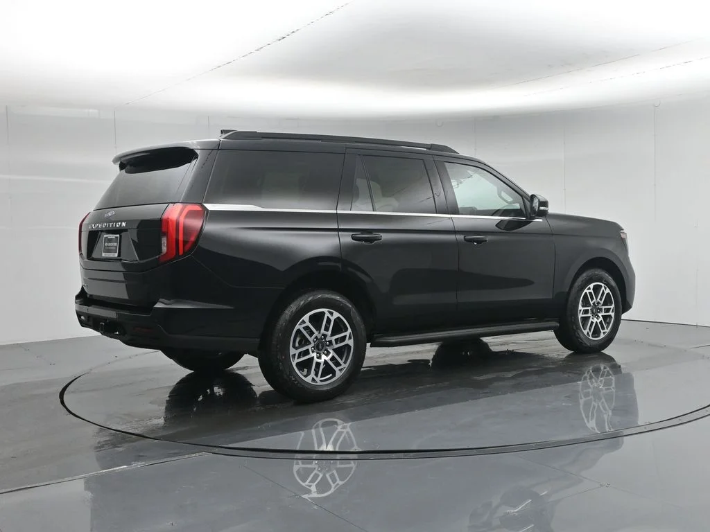 New 2026 Agate Black Metallic Ford Active image 29