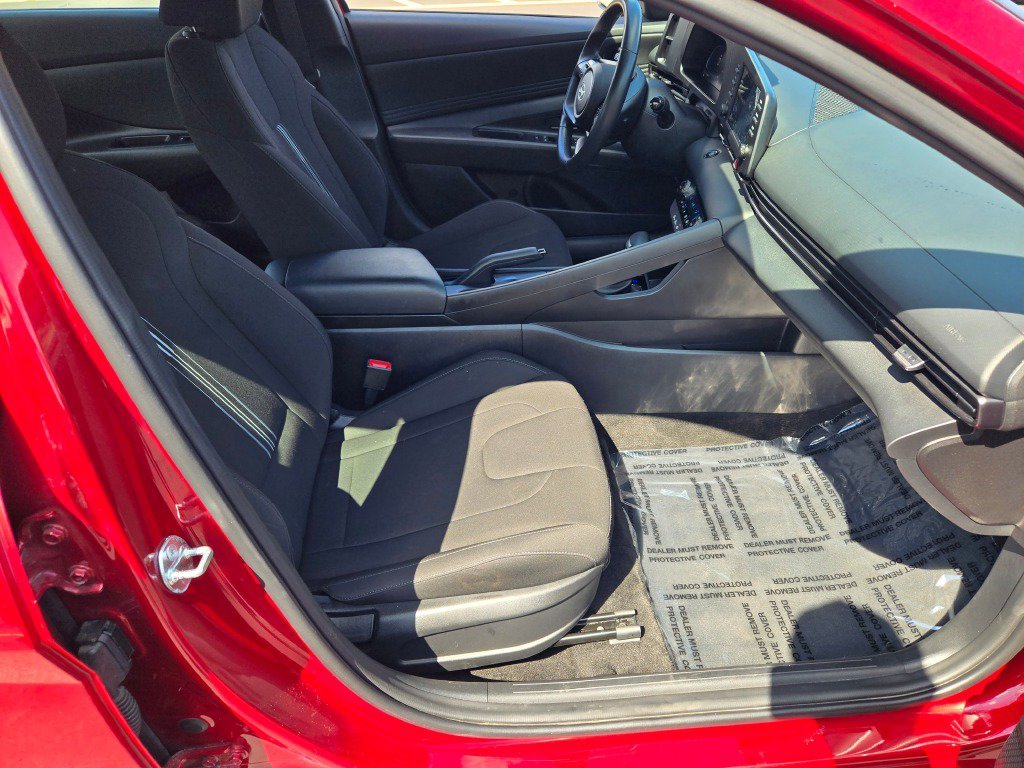 2025 Hyundai Elantra SEL - Photo 7