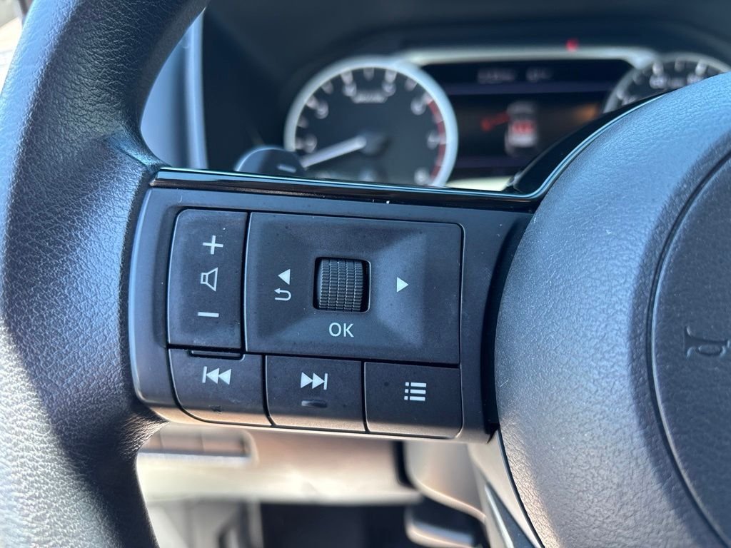 Used 2023 White Nissan SV image 21