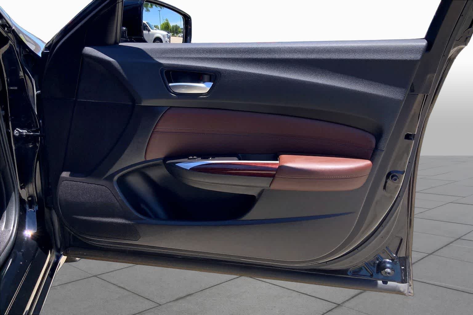 Used 2015 Black Copper Pearl Acura  image 21