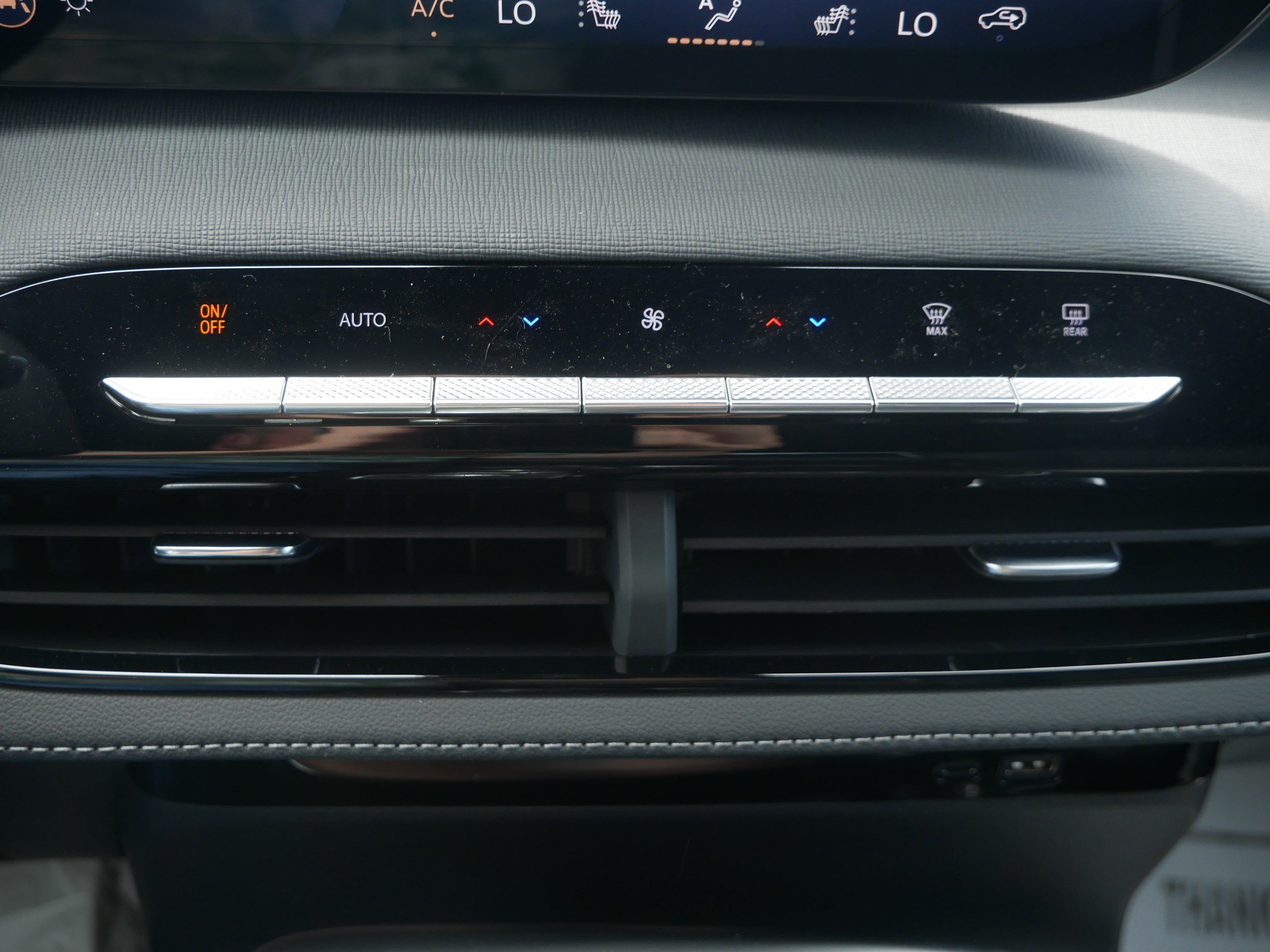 2026 Buick Enclave Preferred - Photo 8