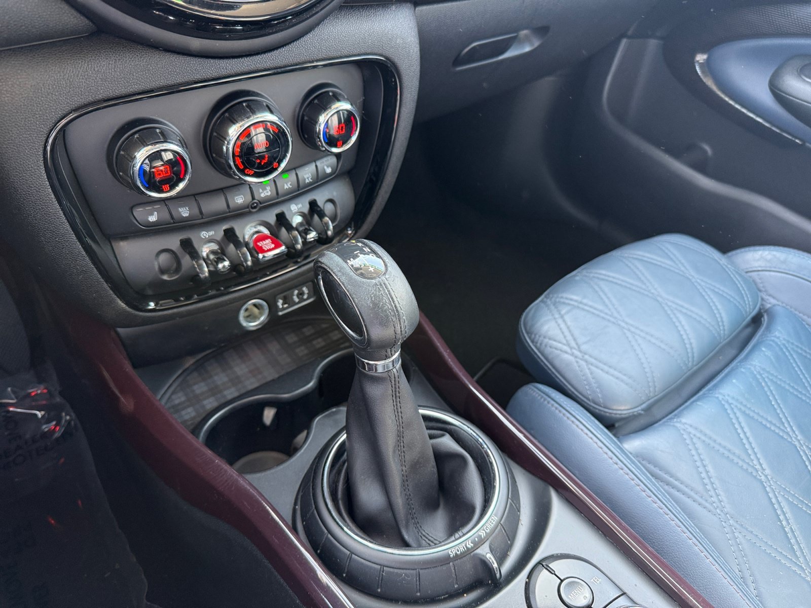 Used 2017 Pepper White MINI Clubman image 13