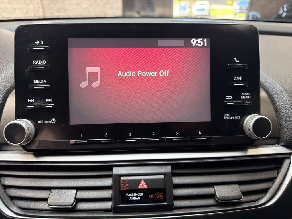 Used 2020 Platinum White Pearl Honda LX image 18