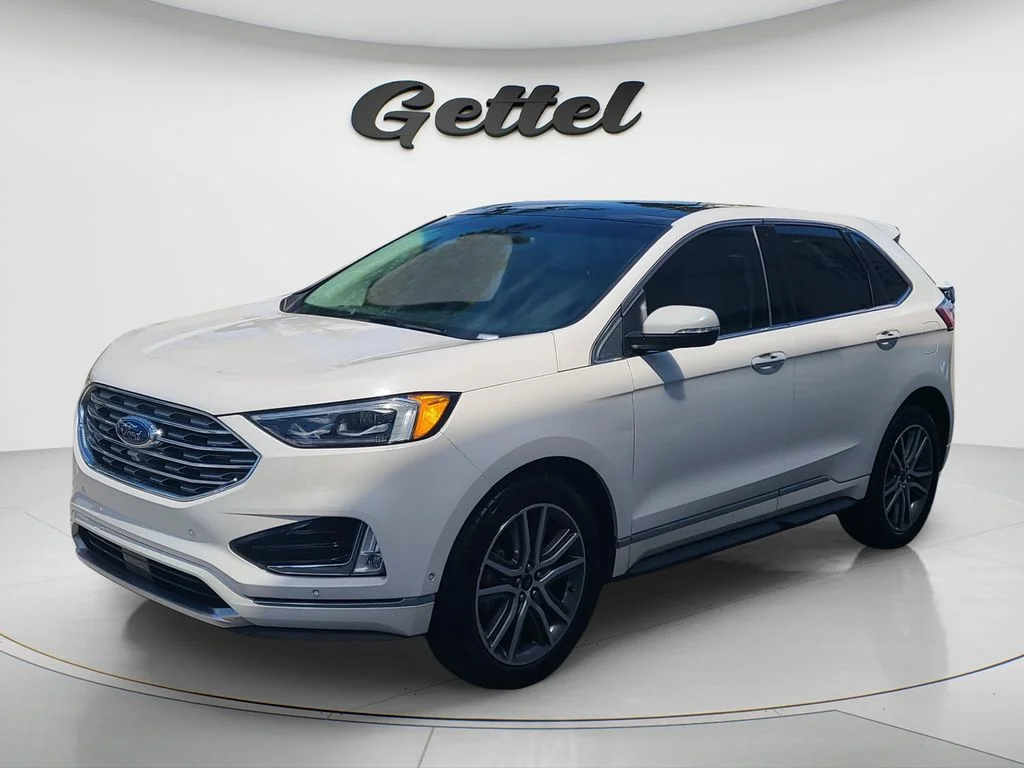2019 Ford Edge Titanium's photo