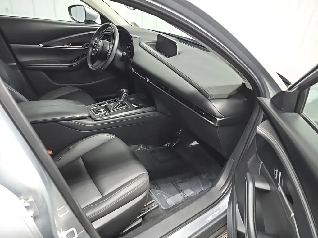 Used 2021 Silver Mazda Select image 18
