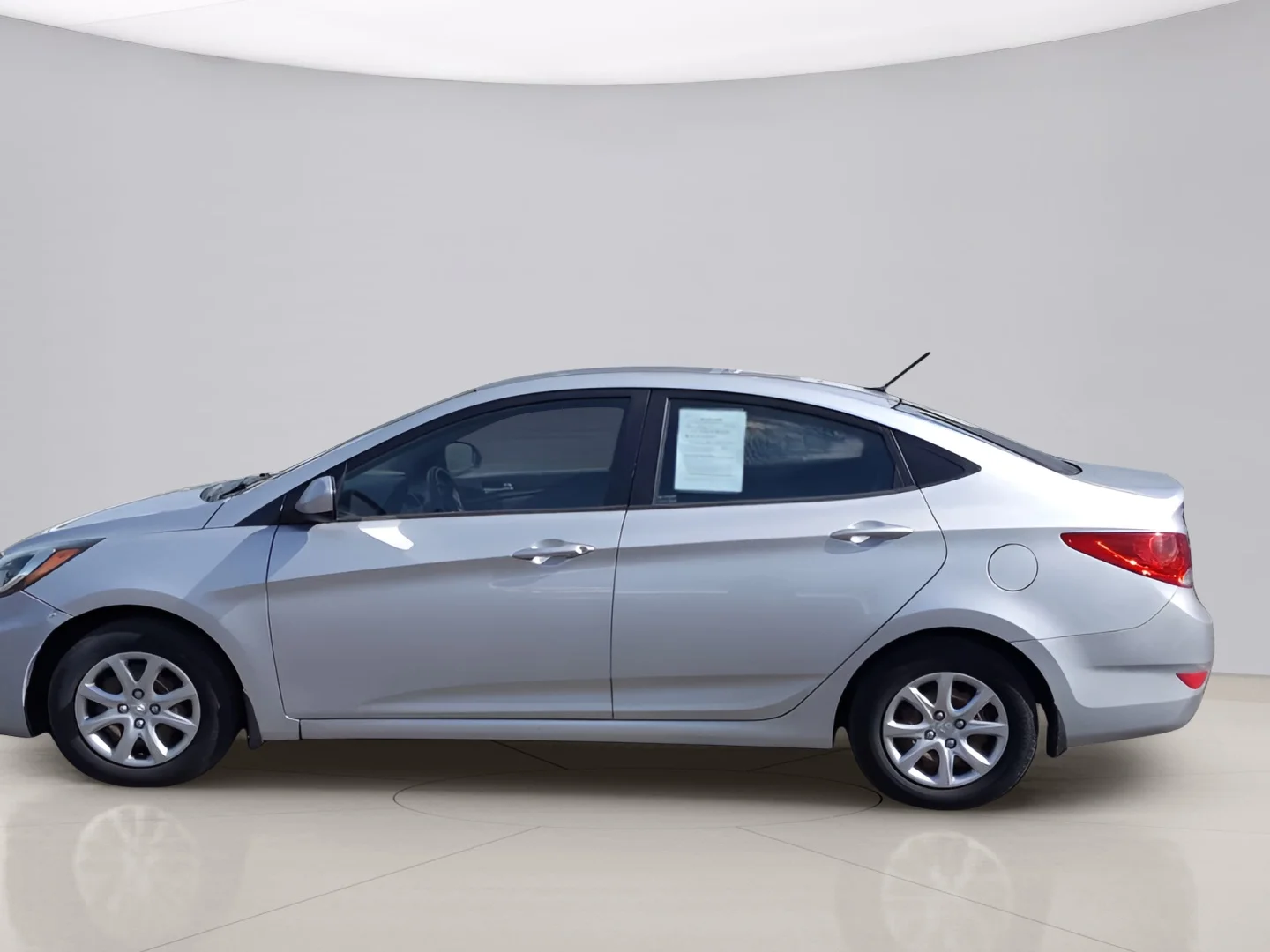 Used 2014 Silver Hyundai GLS image 7
