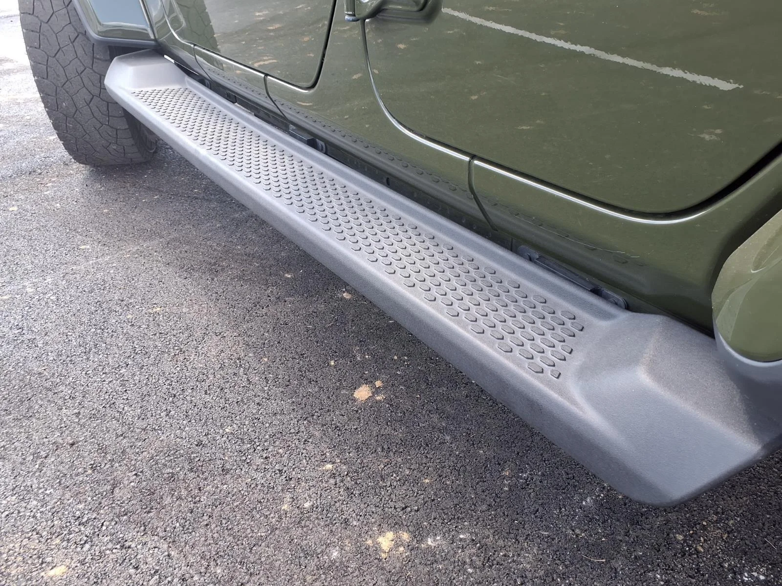 Used 2021 Sarge Green Clearcoat Jeep Unlimited Sahara Altitude image 31