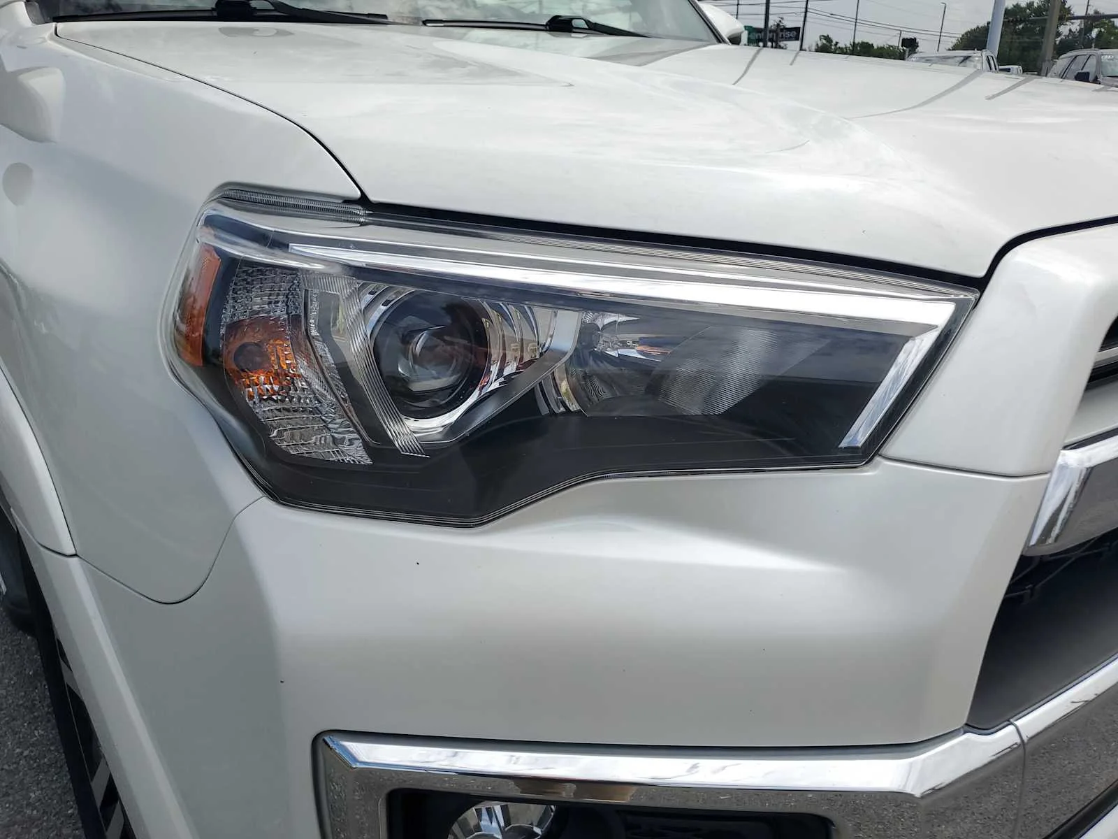 Used 2022 Blizzard Pearl White Toyota Limited image 12