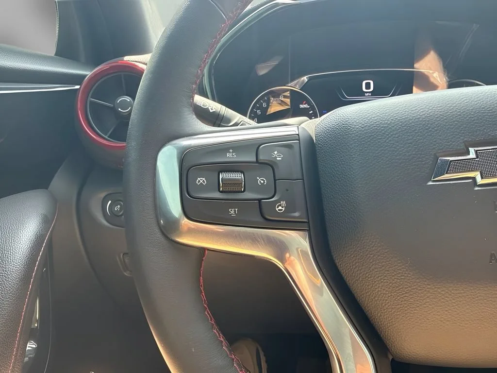 Used 2022 Iridescent Pearl Tricoat Chevrolet RS image 17
