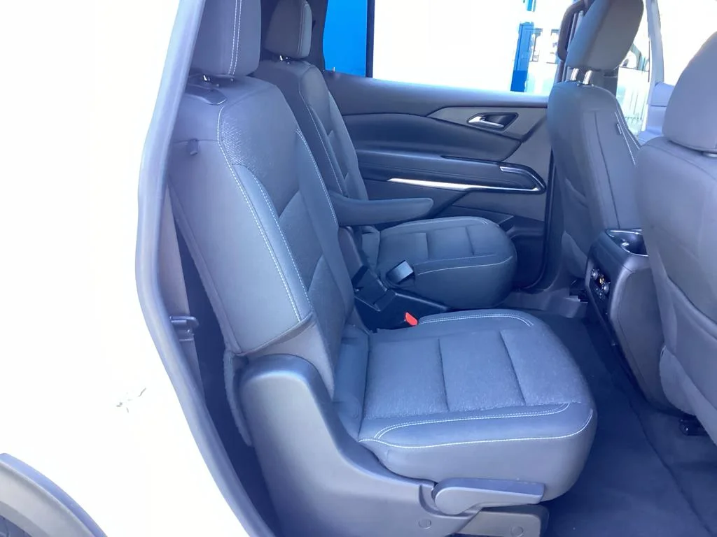 Used 2024 Summit White Chevrolet LT image 21