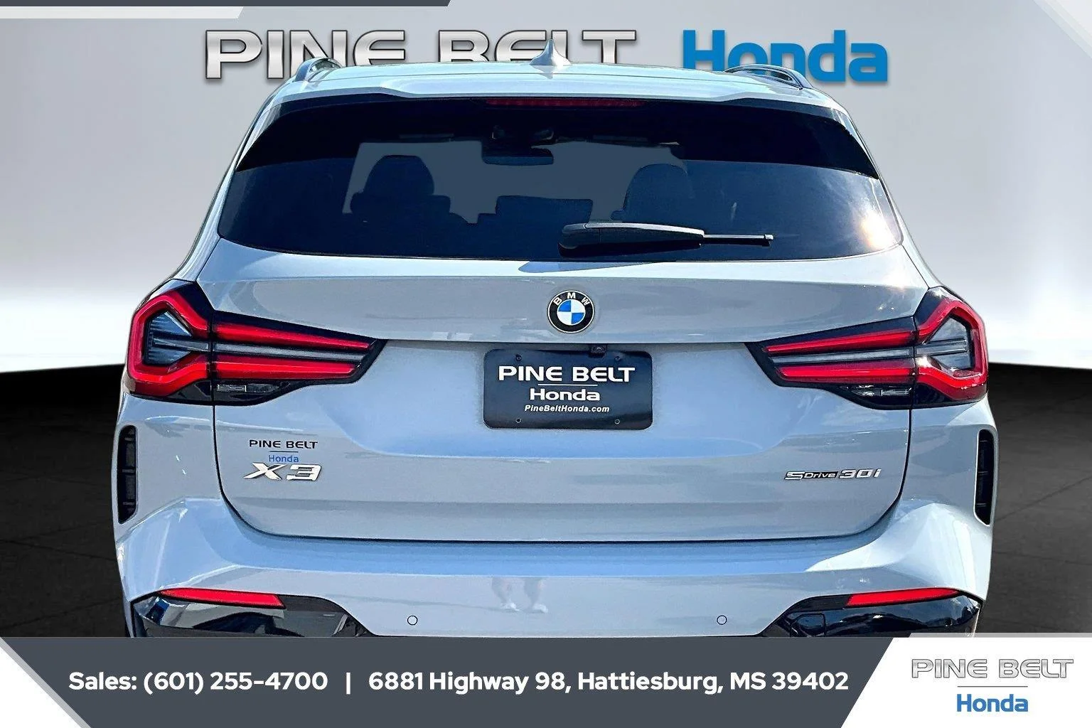 Used 2022 Brooklyn Grey Metallic BMW sDrive30i image 4