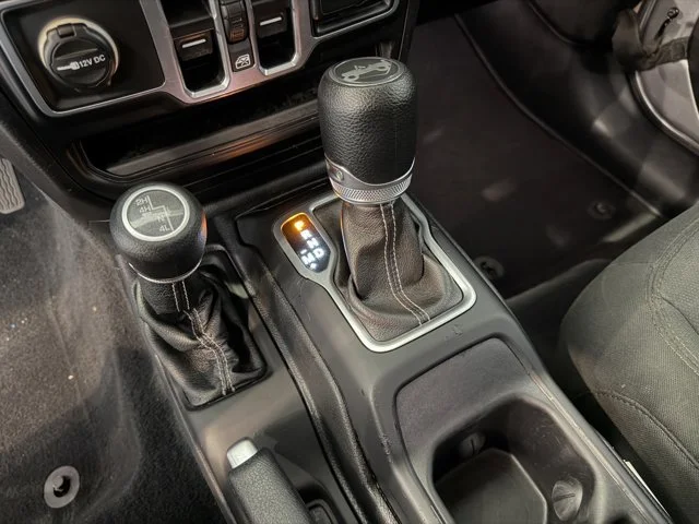 Used 2018 Silver Jeep Unlimited Sahara image 13