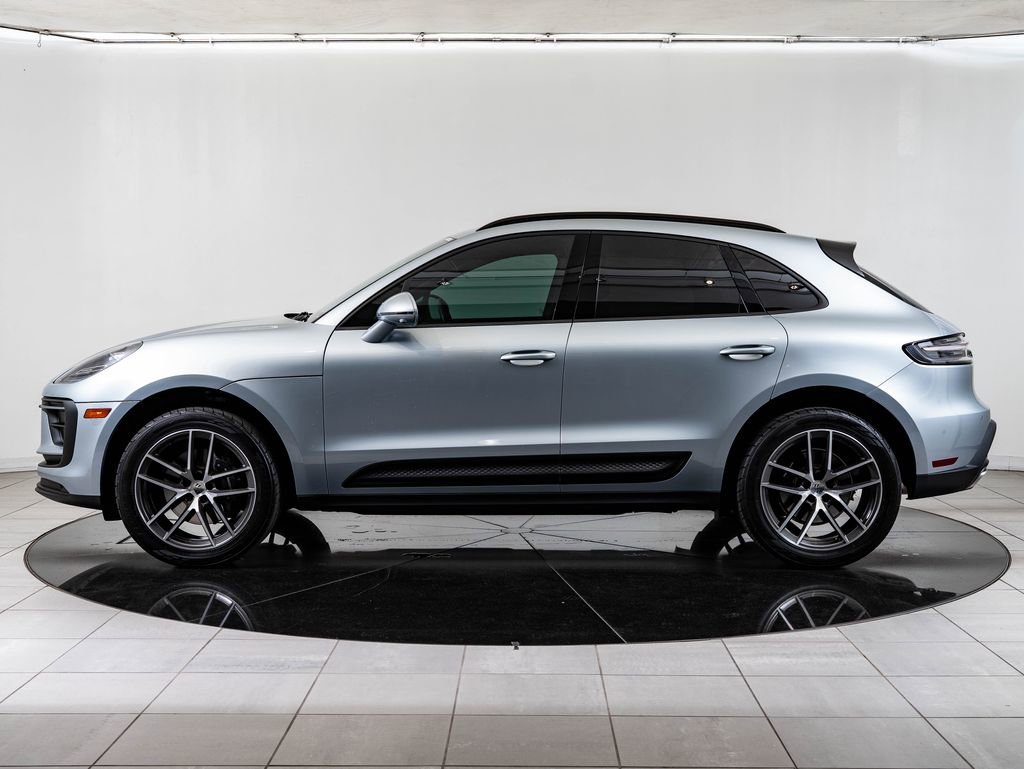 Used 2024 Dolomite Silver Metallic Porsche  image 2