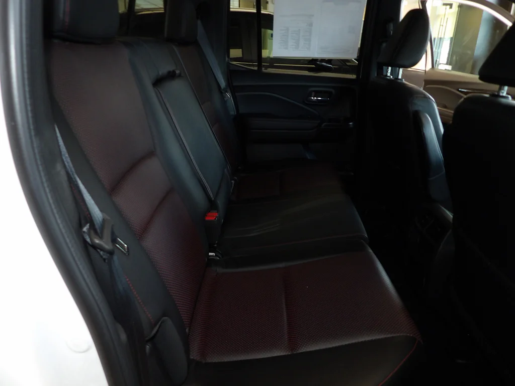 Used 2022 Platinum White Pearl Honda Black Edition image 21