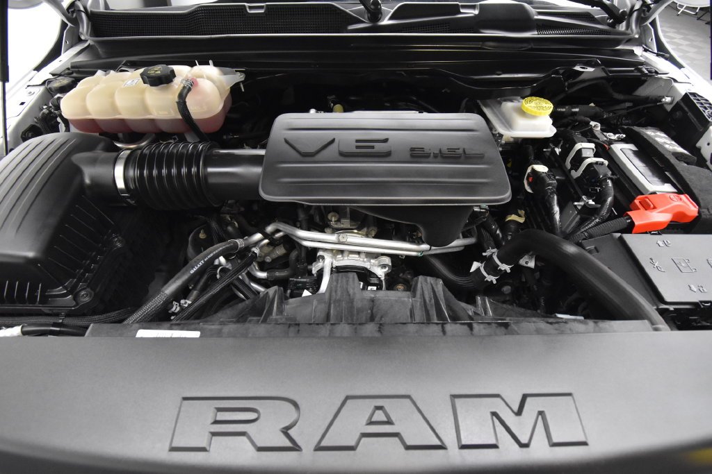 Certified Used 2025 Bright White Clearcoat RAM Big Horn image 21