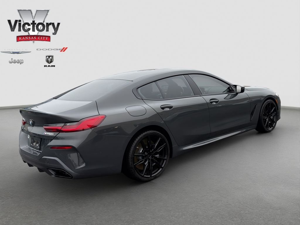 2025 BMW 8 Series M850i - Photo 7