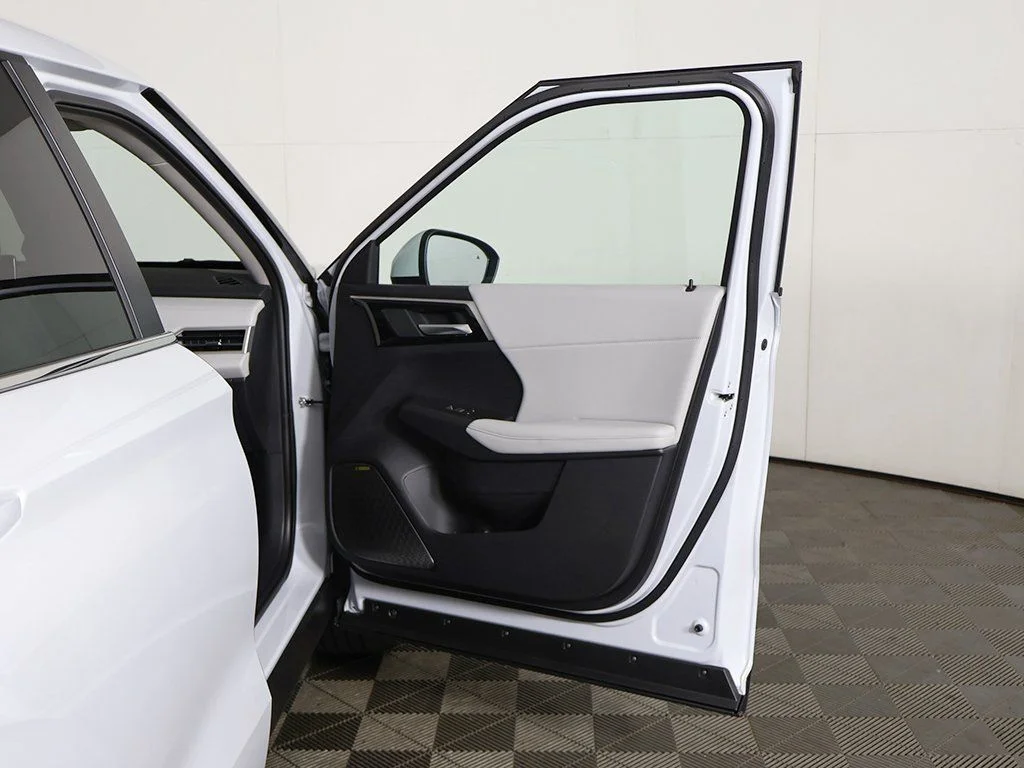 2025 Mitsubishi Outlander SE - Photo 24